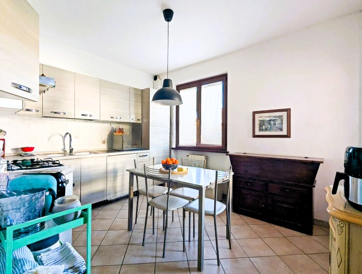 Villa Quadrifamiliari con giardino, Pietrasanta centro