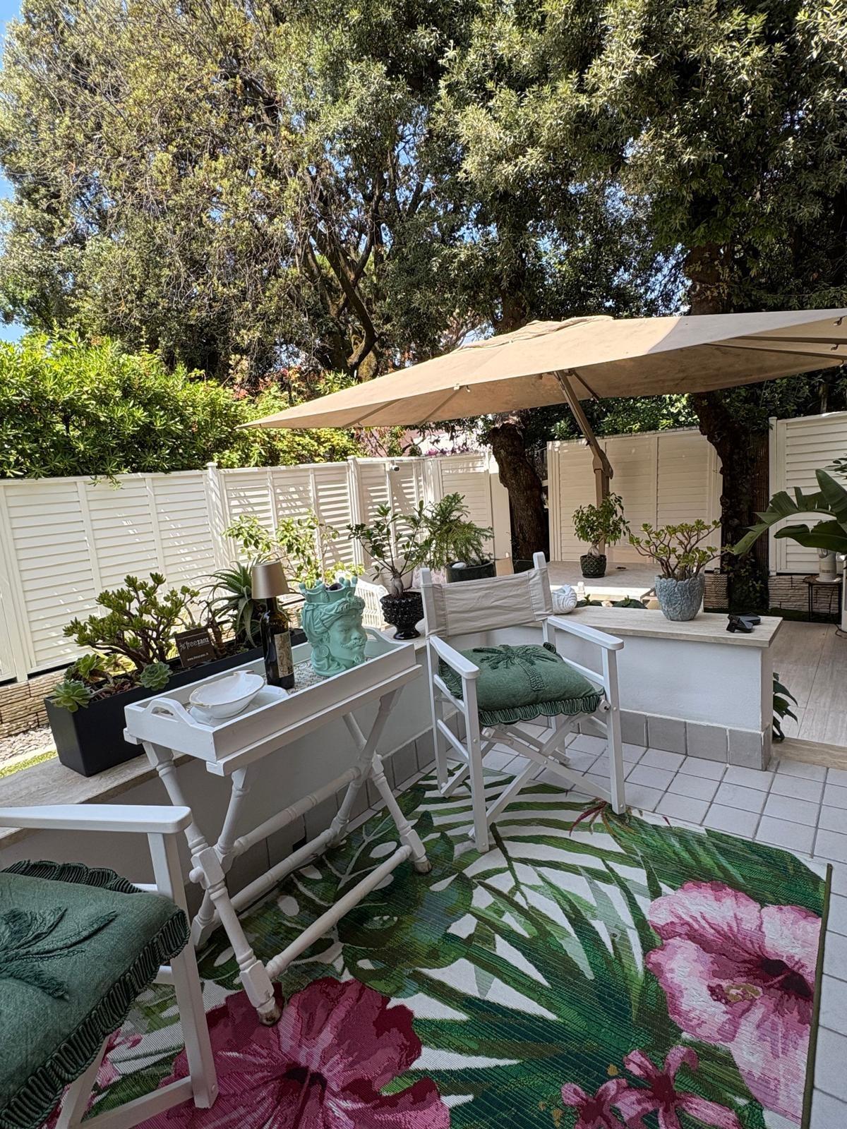 Villa Bifamiliare con giardino, Pietrasanta marina di