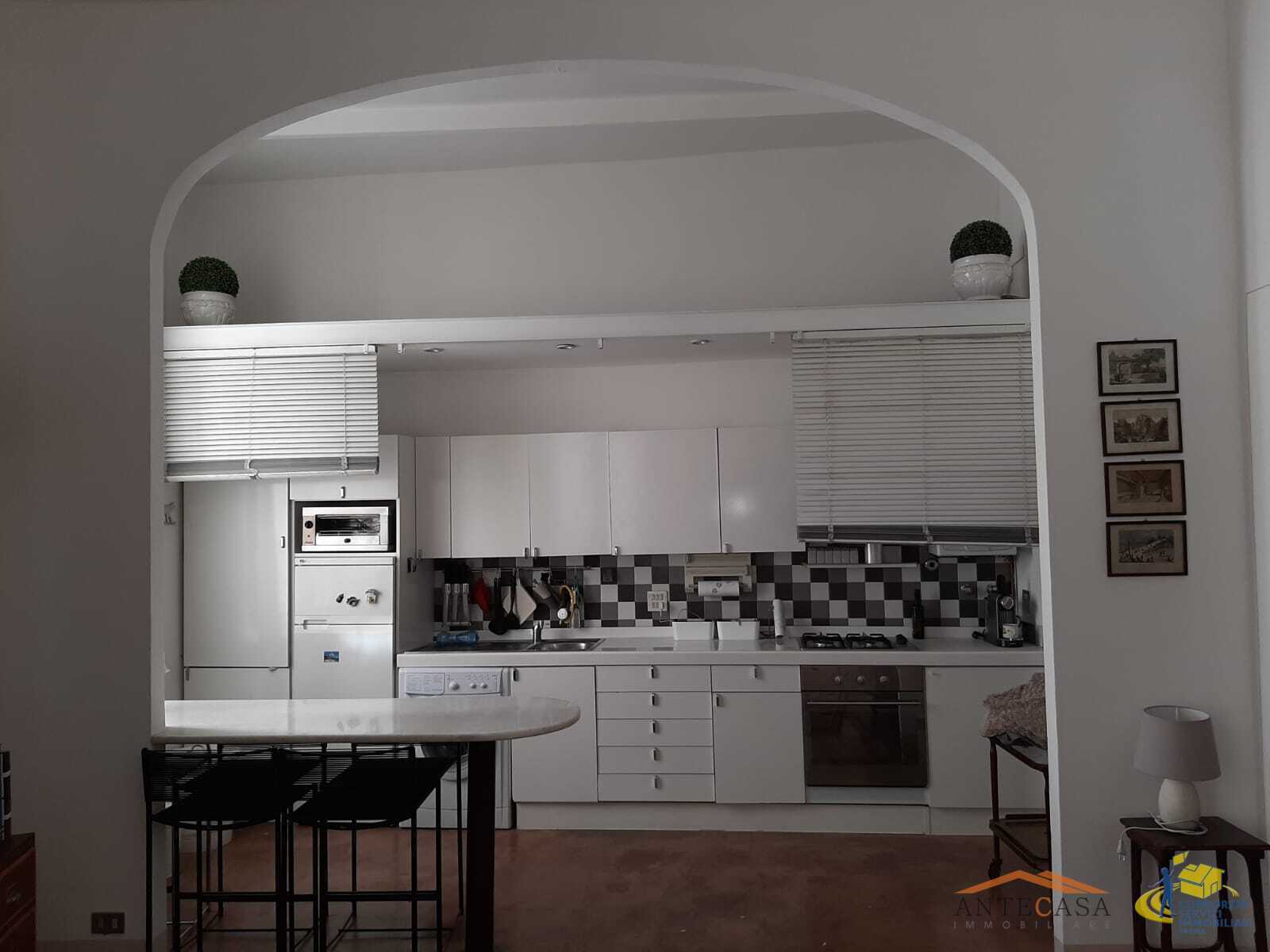 Trilocale in vendita in strada luigi carlo farini 49, Parma