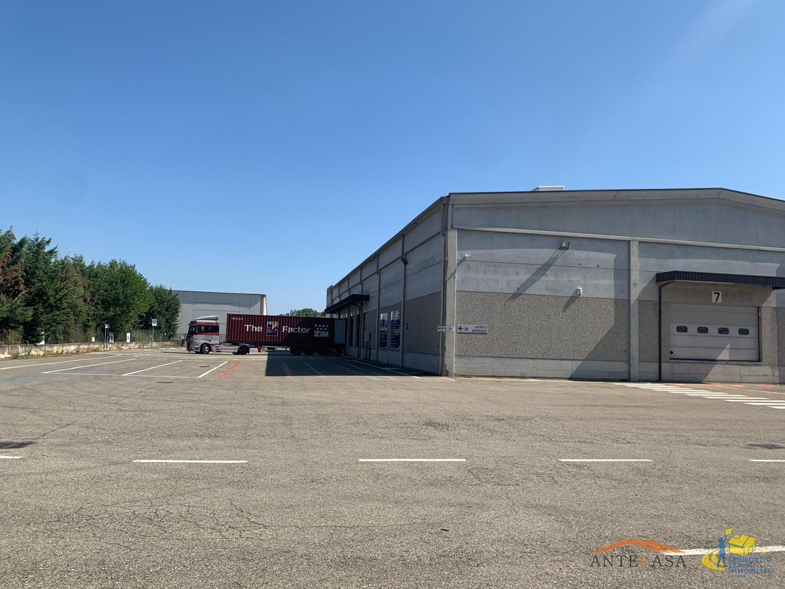 Capannone in vendita in via londra, Fontevivo