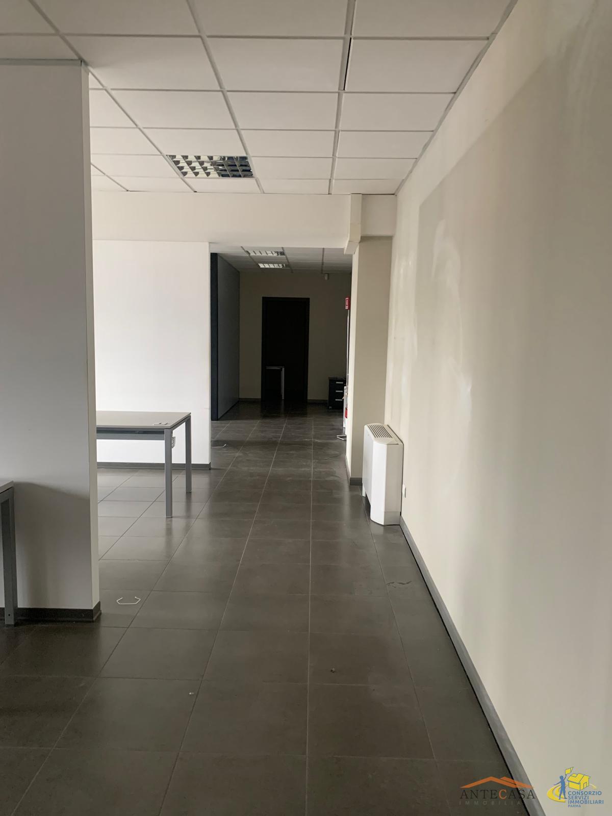 Ufficio in affitto in via isaac newton, Noceto