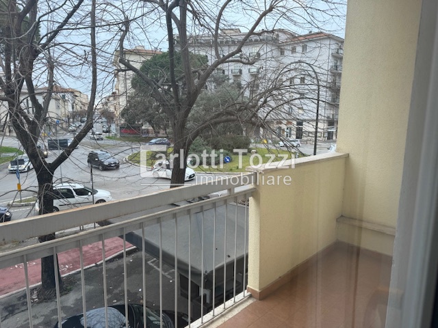 Ufficio con terrazzo in viale ombrone, Grosseto