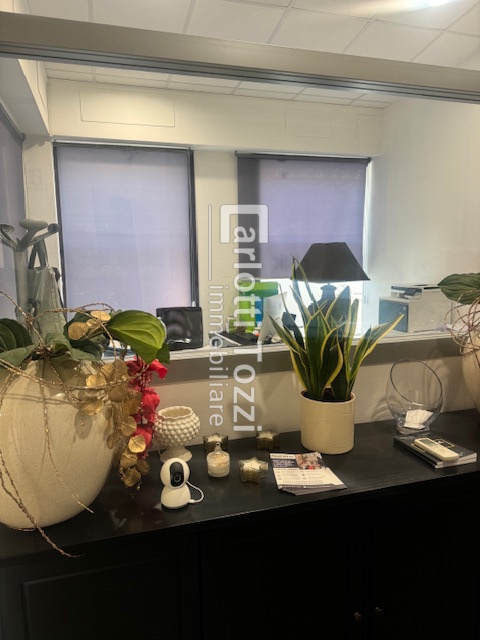 Ufficio con box in via oberdan, Grosseto