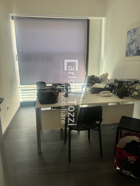 Ufficio con box in via oberdan, Grosseto