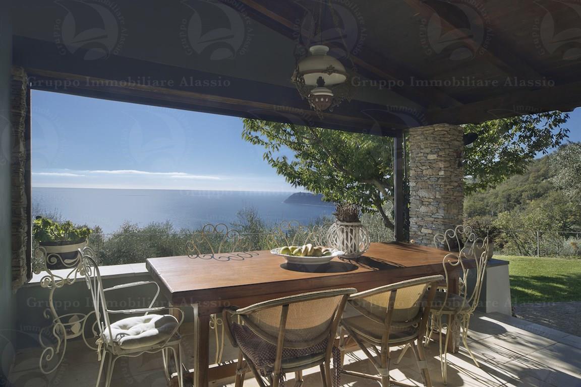 Villa con giardino a Alassio