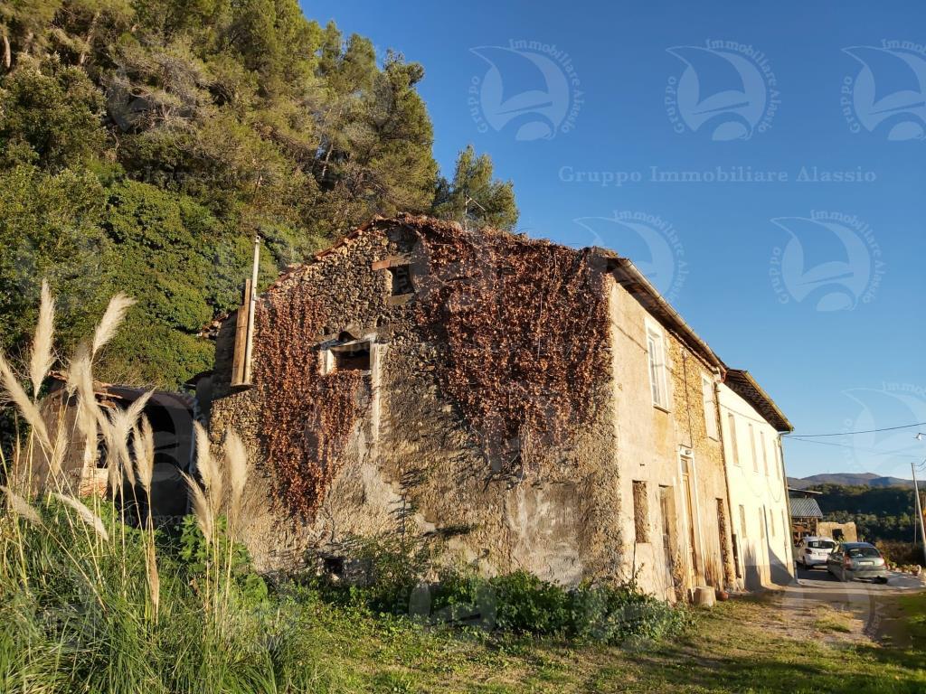 Rustico con giardino a Ortovero
