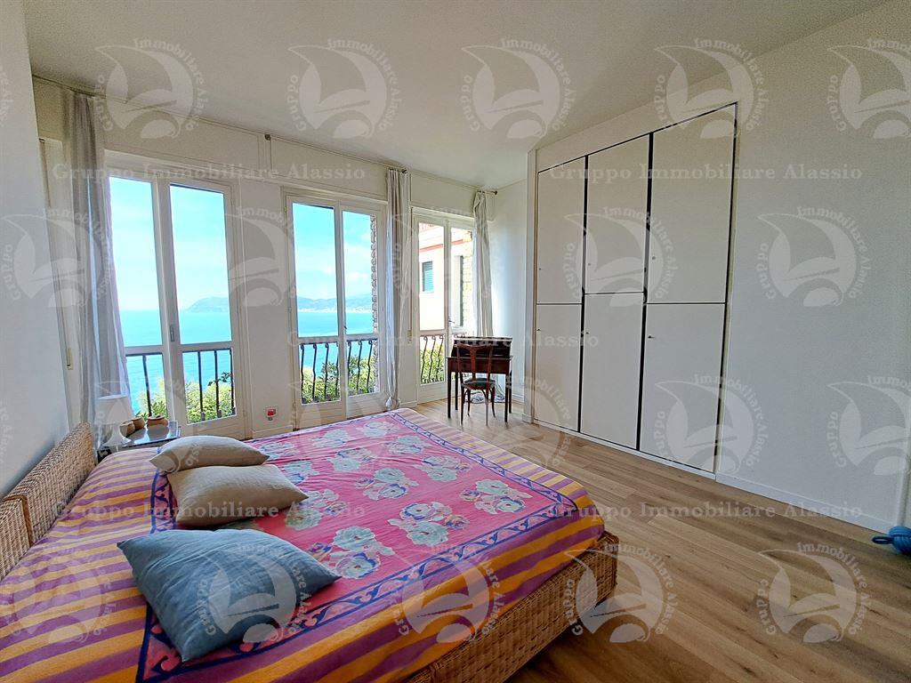 Trilocale con giardino a Alassio