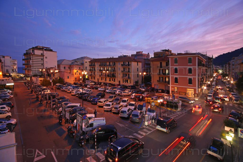 Attico con terrazzo in via verdi, Alassio