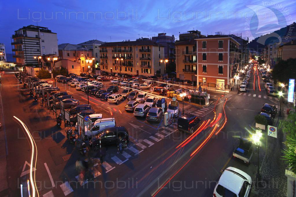 Negozio vista mare a Alassio