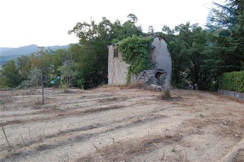 Terreno con giardino a Garlenda
