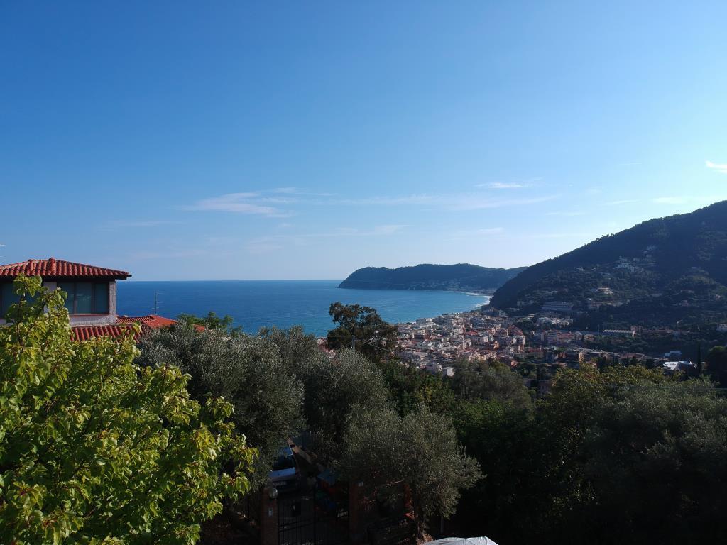 Terreno con giardino in via rang, Alassio
