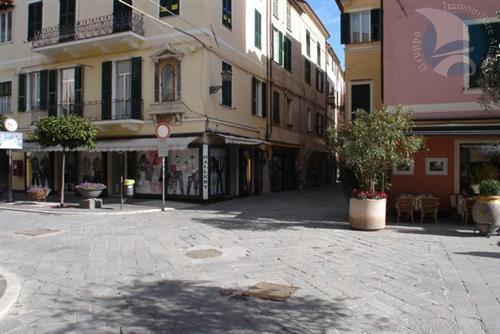 Negozio in vendita a Alassio