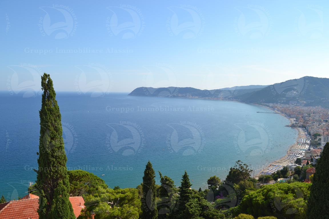 Trilocale vista mare a Alassio