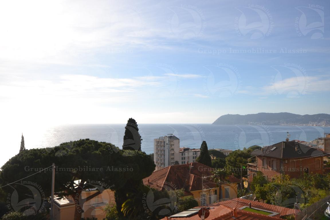 Quadrilocale vista mare in regione paradiso, Alassio