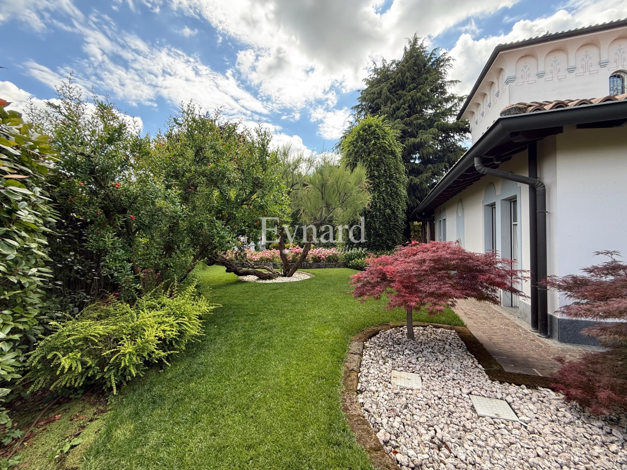 Villa con terrazzo a Misano di Gera d'Adda