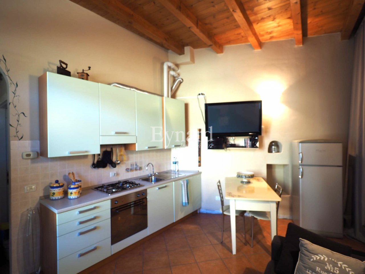 Bilocale con box a Ambivere