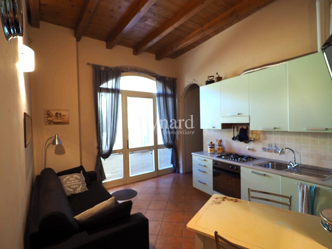 Bilocale con box a Ambivere