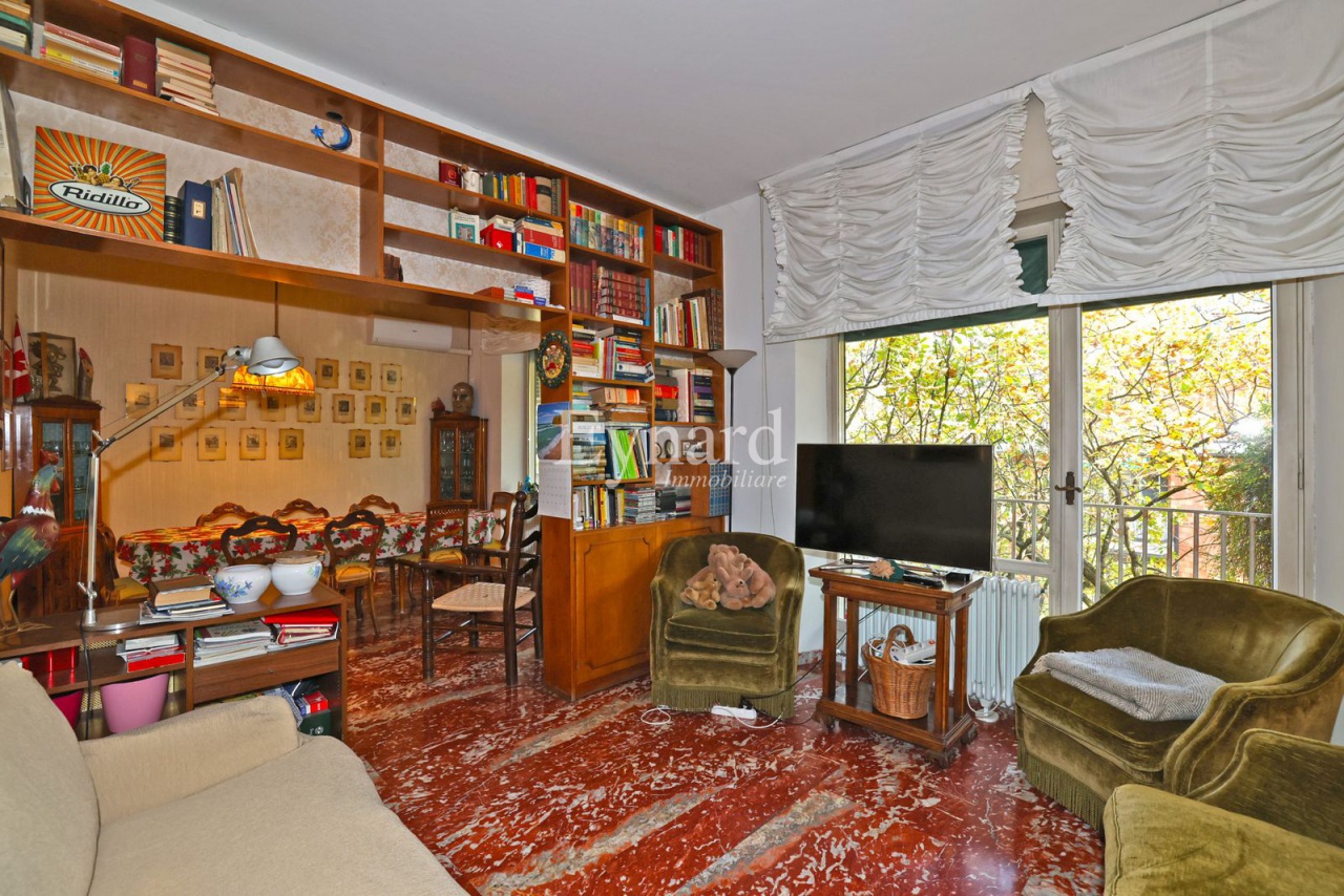 Attico con terrazzo a Casalecchio di Reno