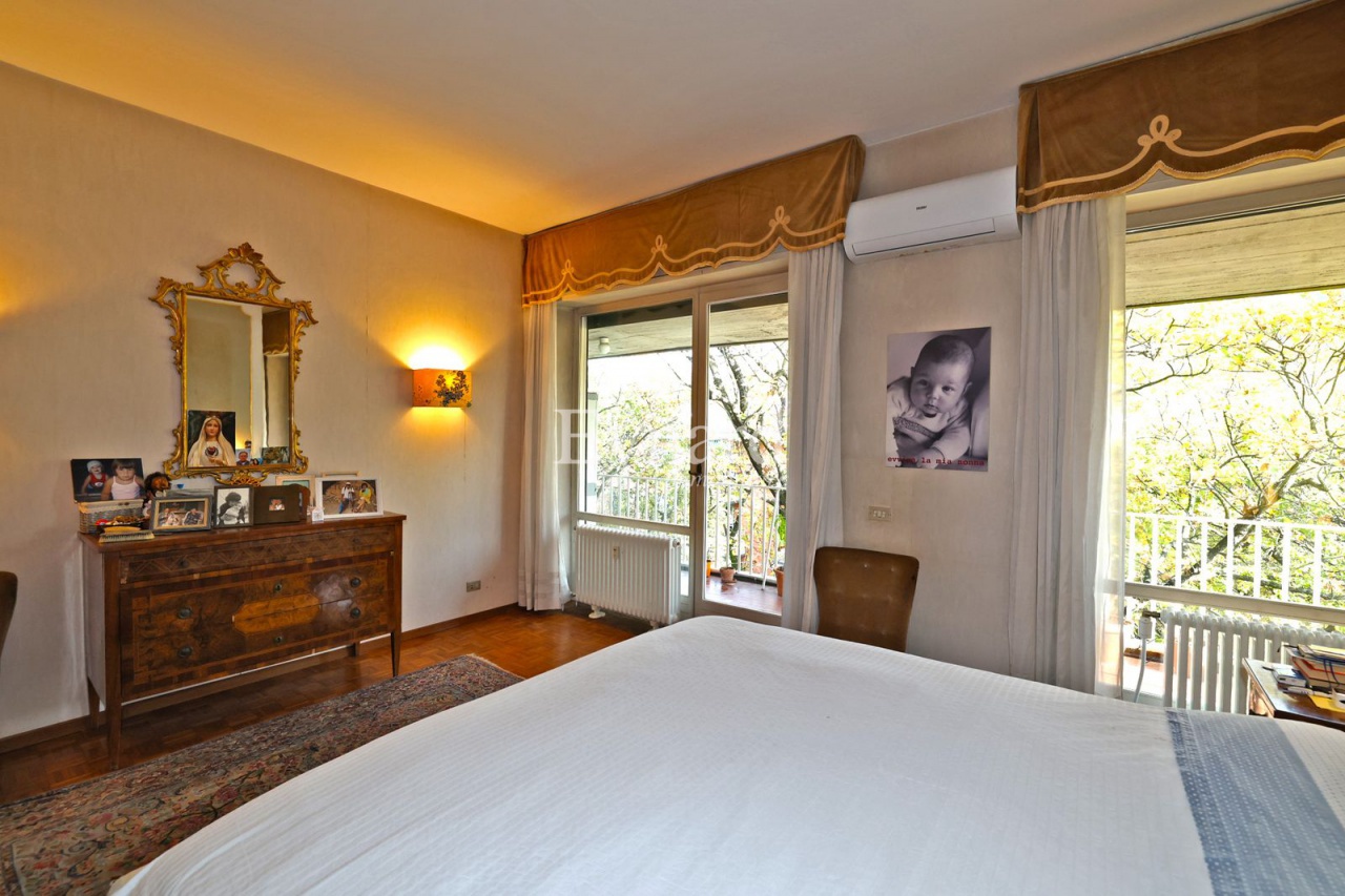 Attico con terrazzo a Casalecchio di Reno