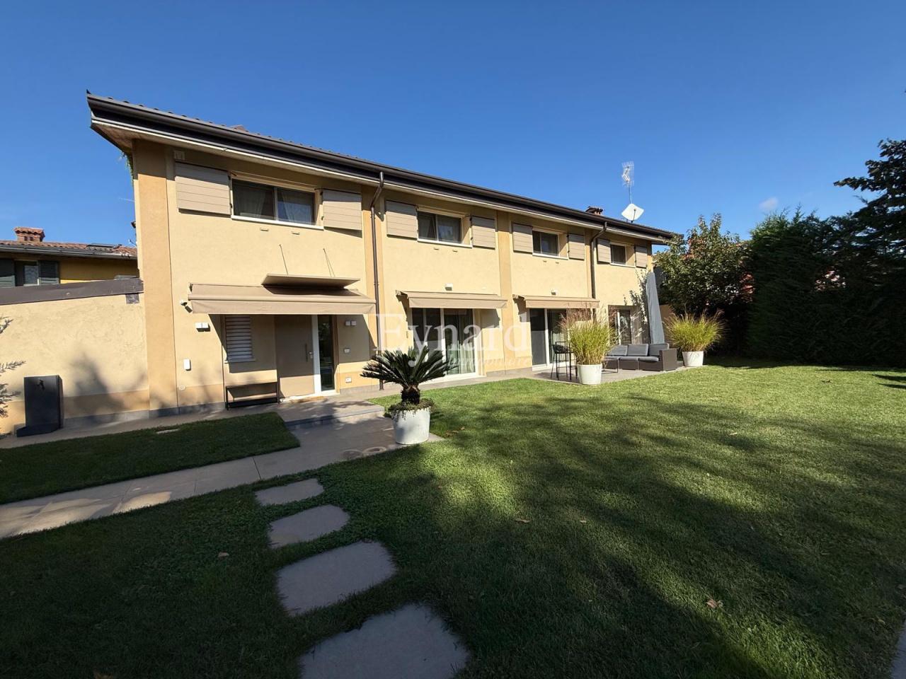 Villa con giardino a Osio Sopra