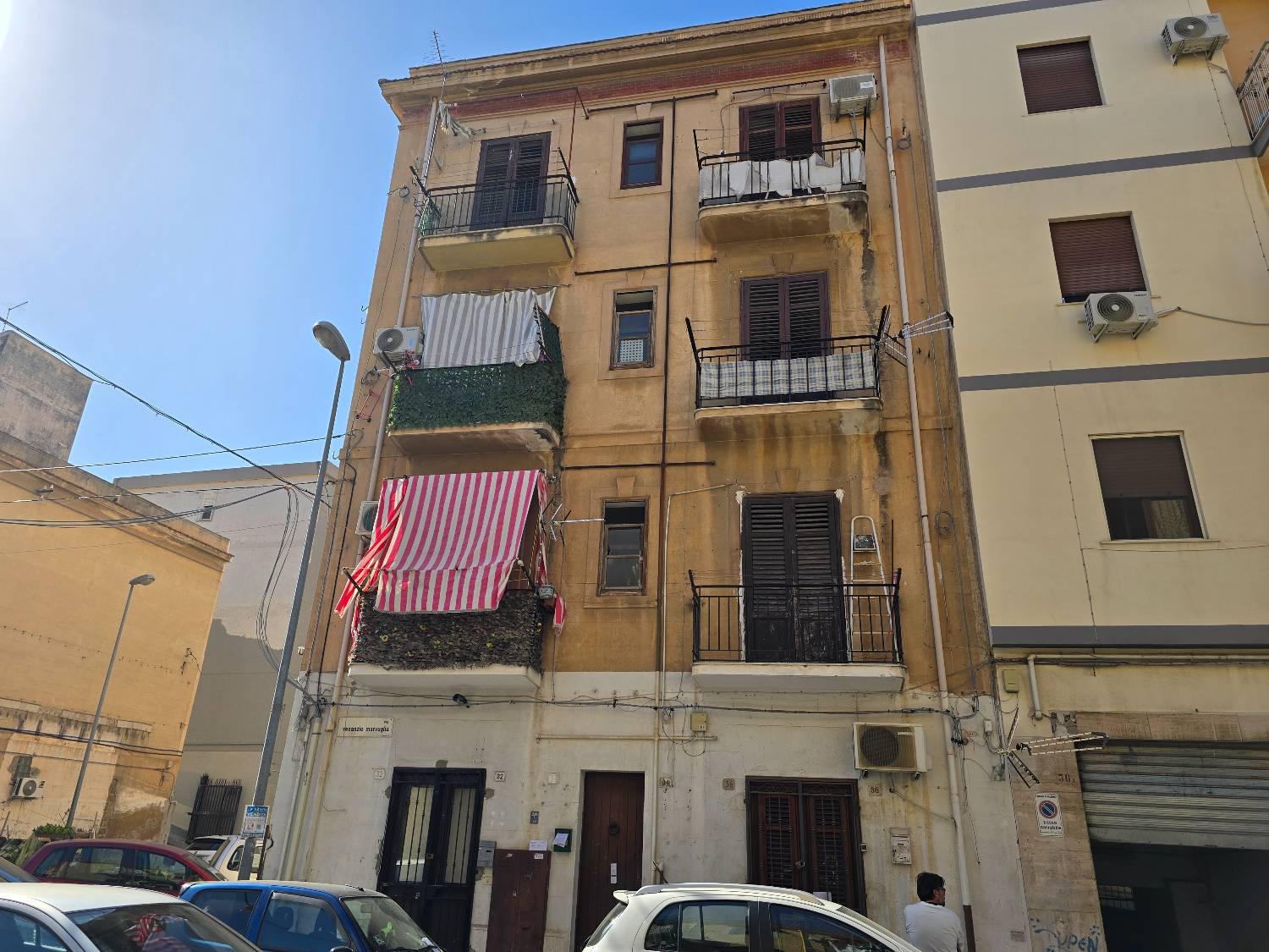 Trilocale da ristrutturare a Palermo