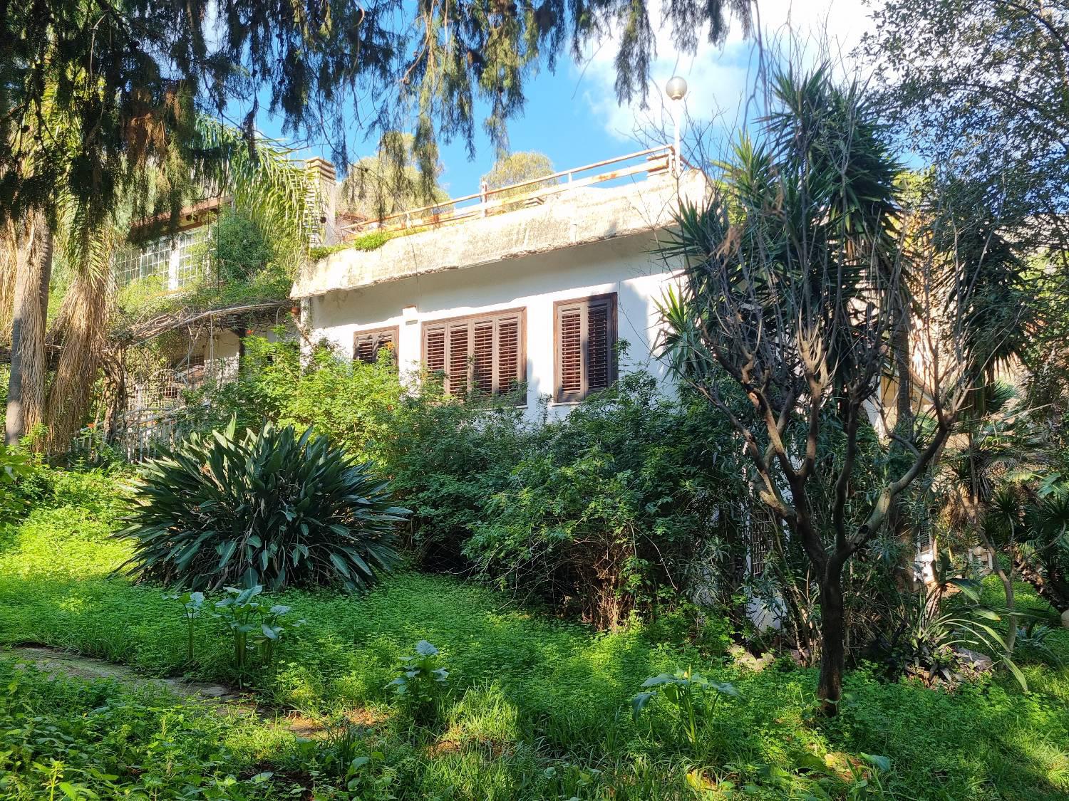 Villa con giardino a Palermo