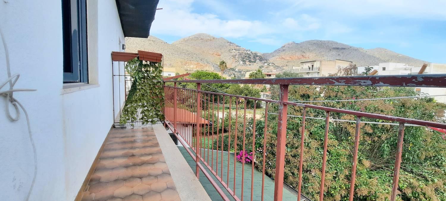 Quadrilocale da ristrutturare a Palermo
