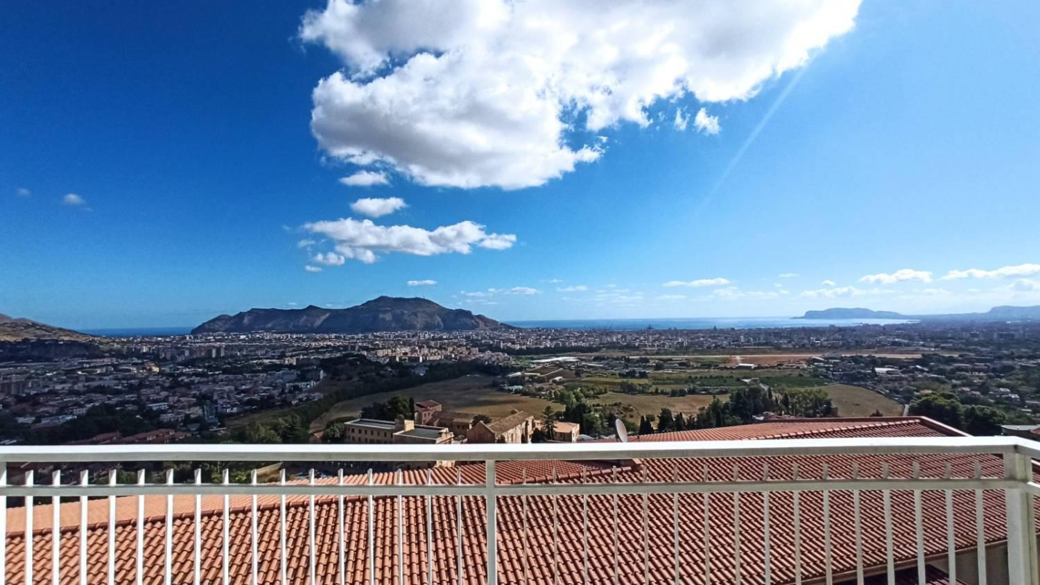 Villa con giardino a Palermo