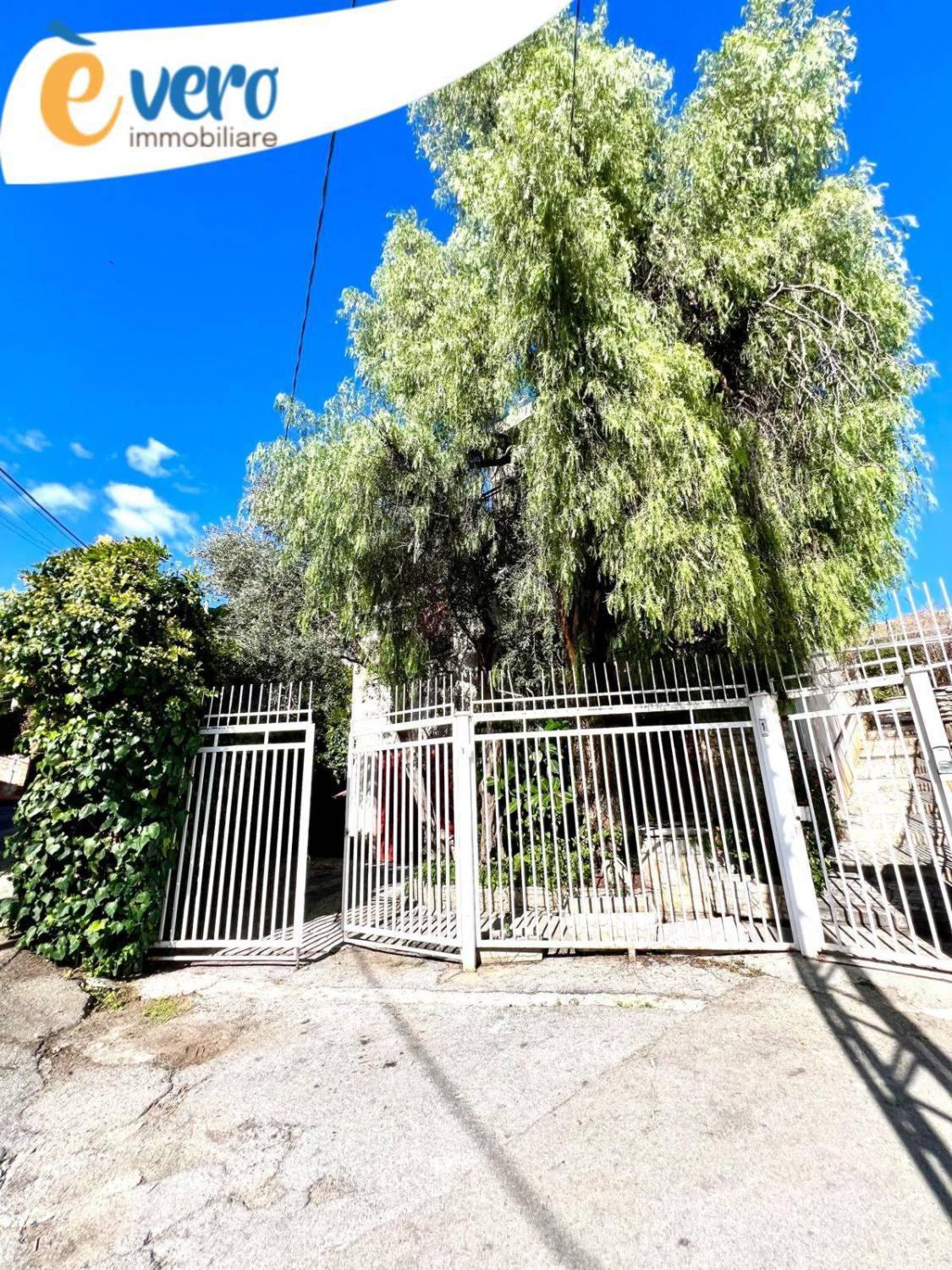 Villa con giardino a Palermo