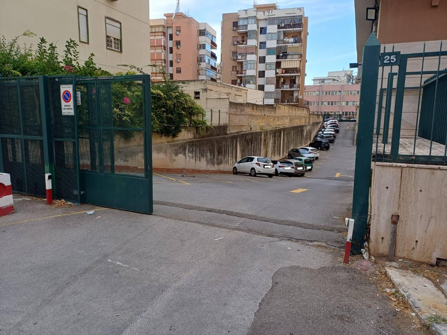 Box/Garage 18mq in affitto a Palermo