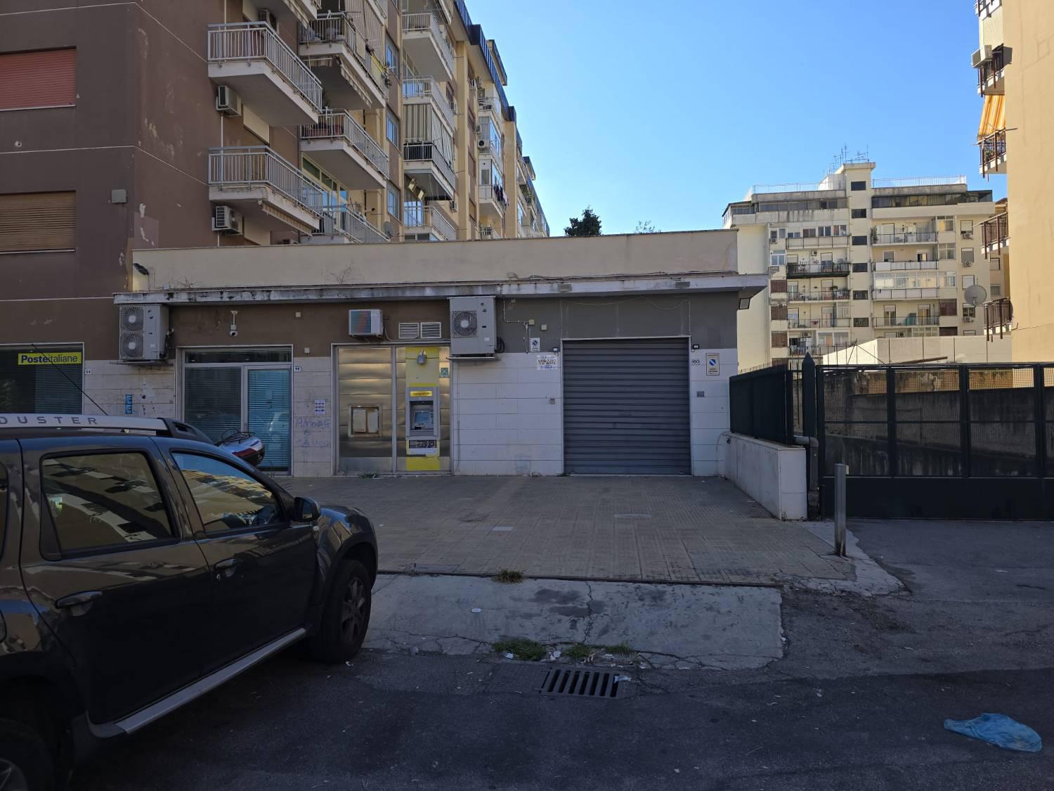 Negozio in affitto a Palermo