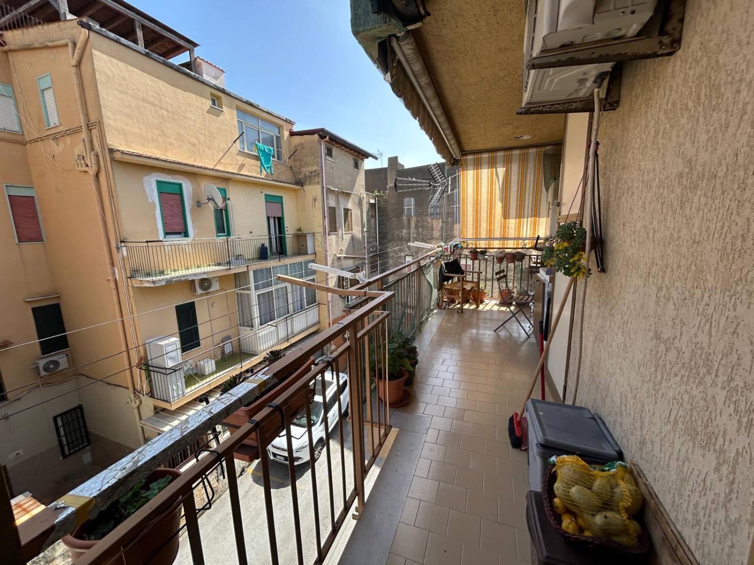 Trilocale ristrutturato a Palermo