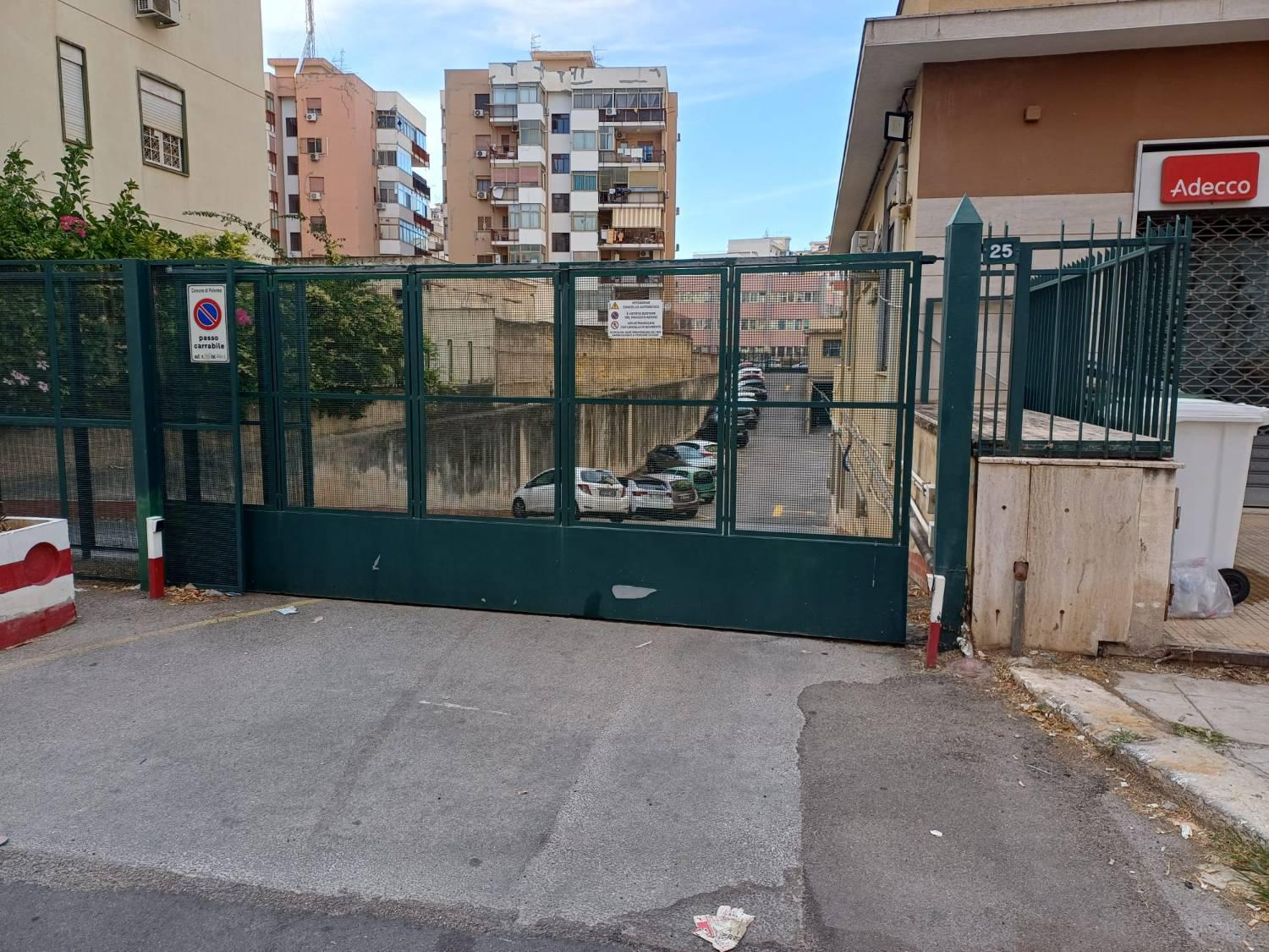 Box/Garage 18mq in affitto a Palermo