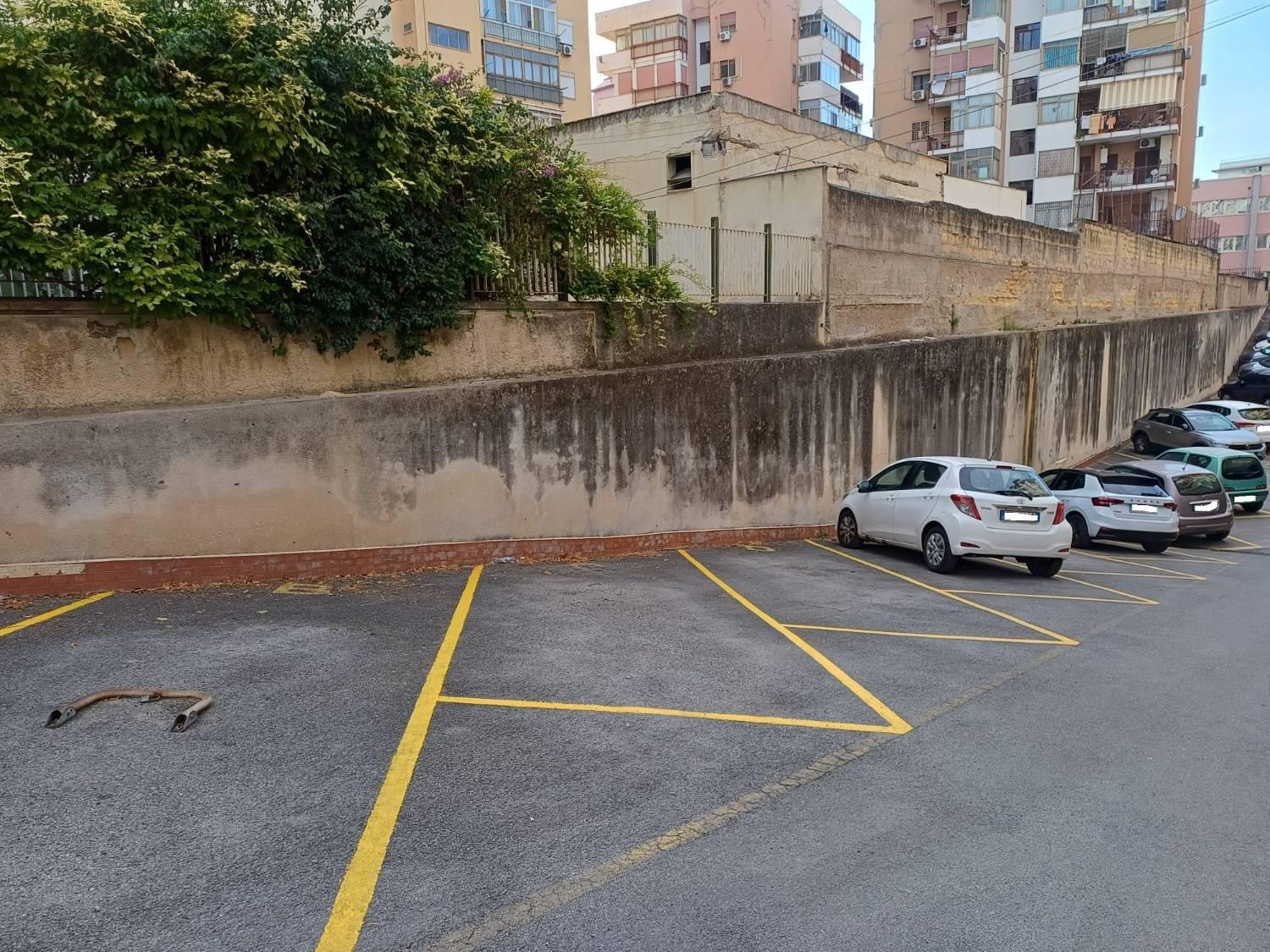 Box/Garage 18mq in affitto a Palermo