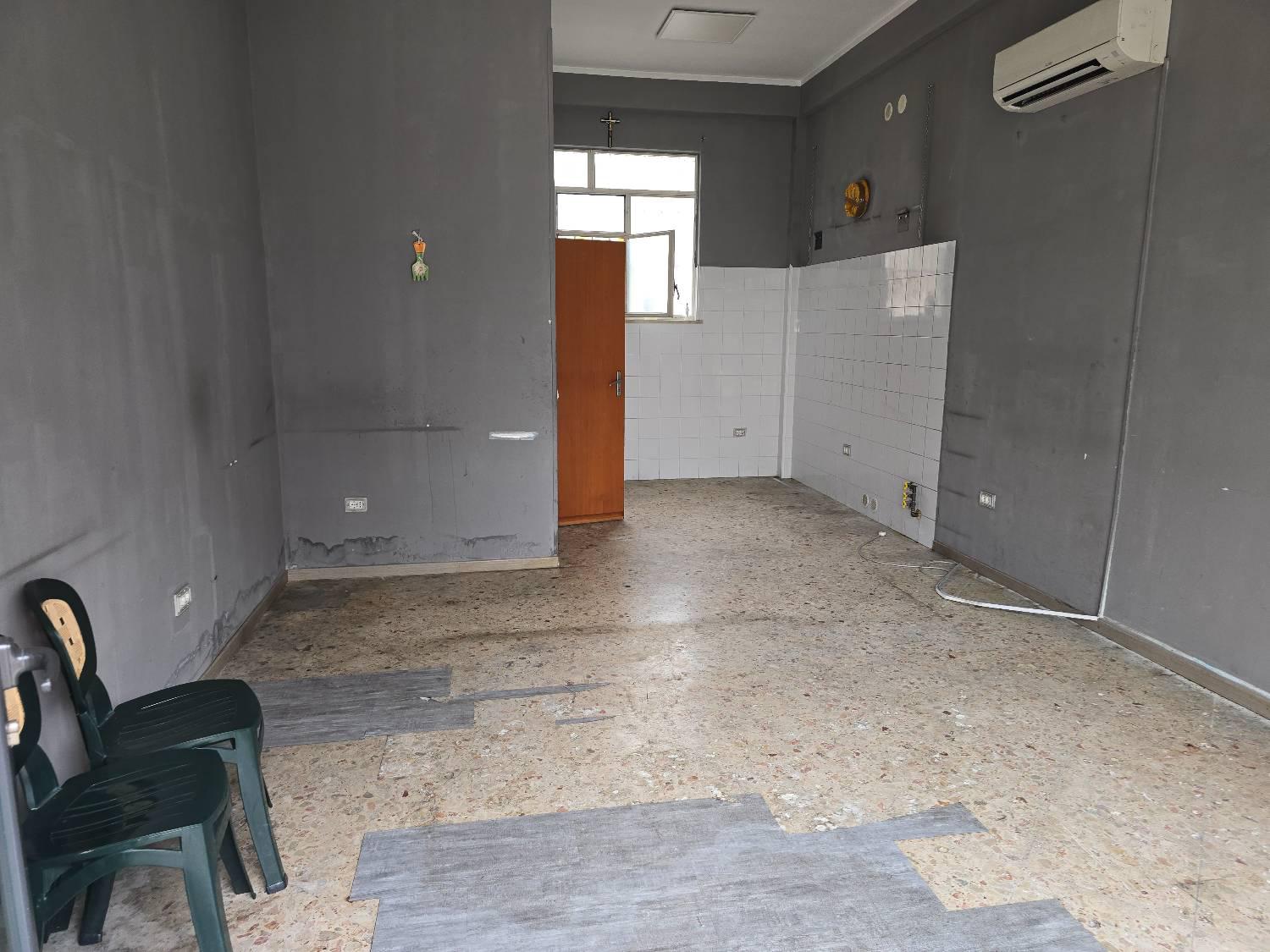 Negozio in affitto a Palermo