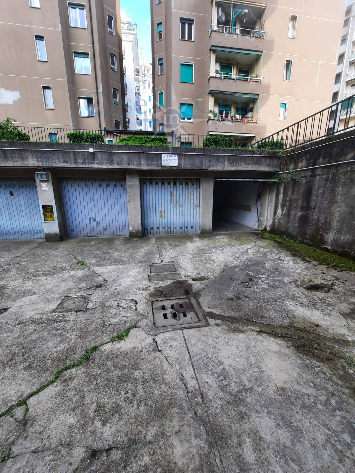 Box o garage in affitto a Milano, Bande Nere