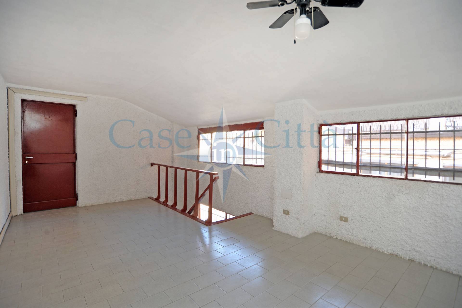 Locale commerciale in affitto a Milano, Rembrandt