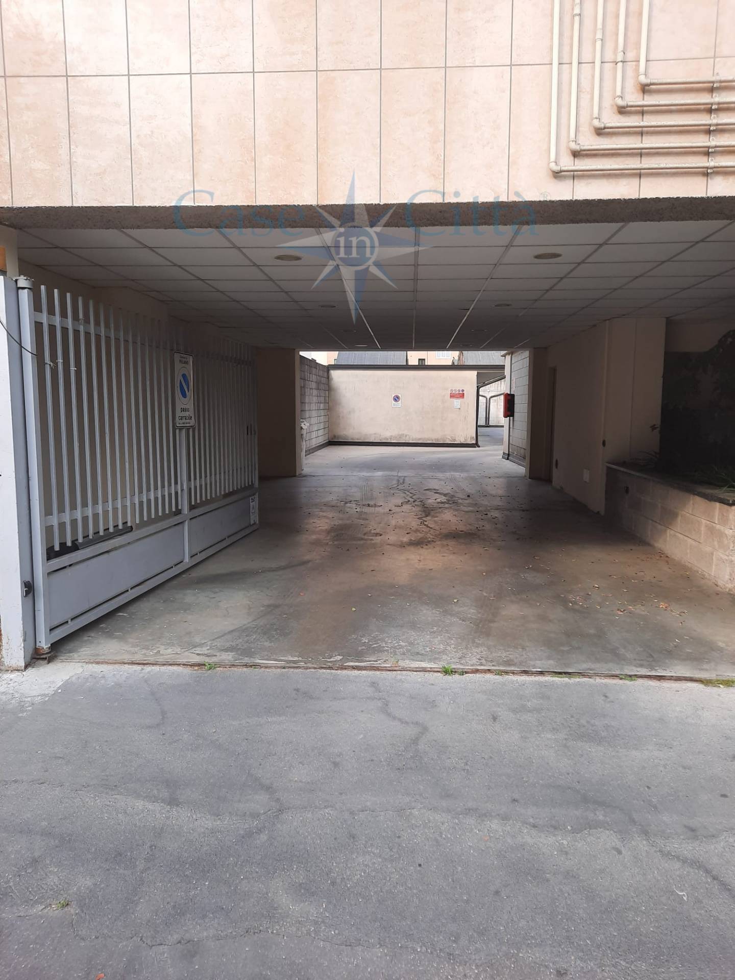 Box o garage in vendita a Milano, Rembrandt