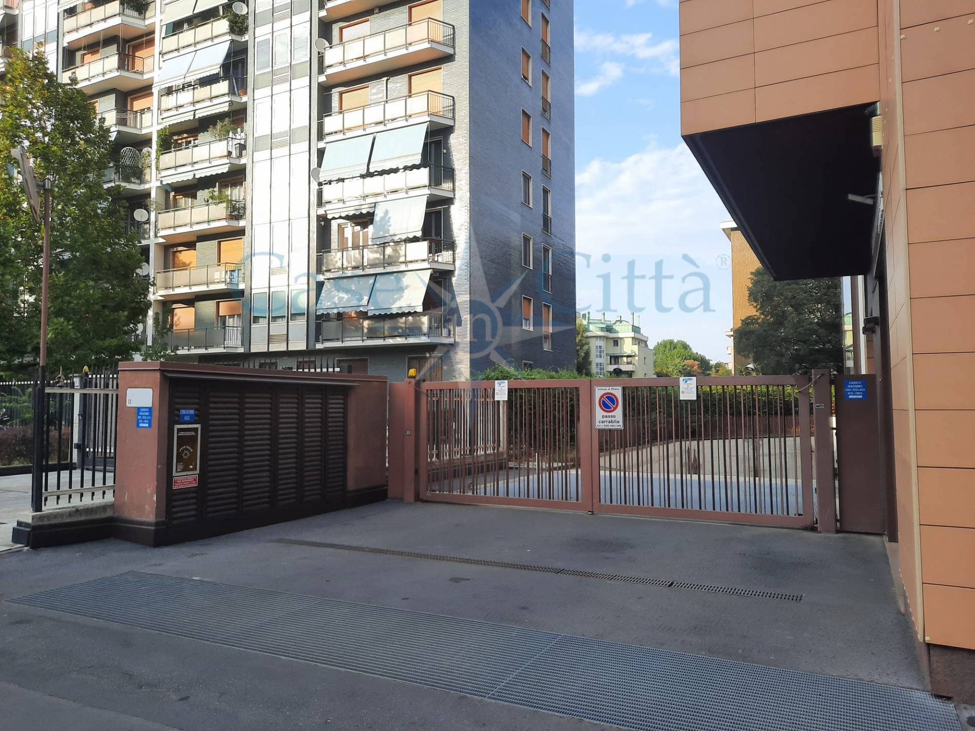 Box o garage in affitto a Milano, S. Siro