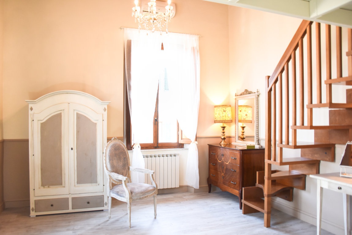 Trilocale arredato in affitto a Firenze