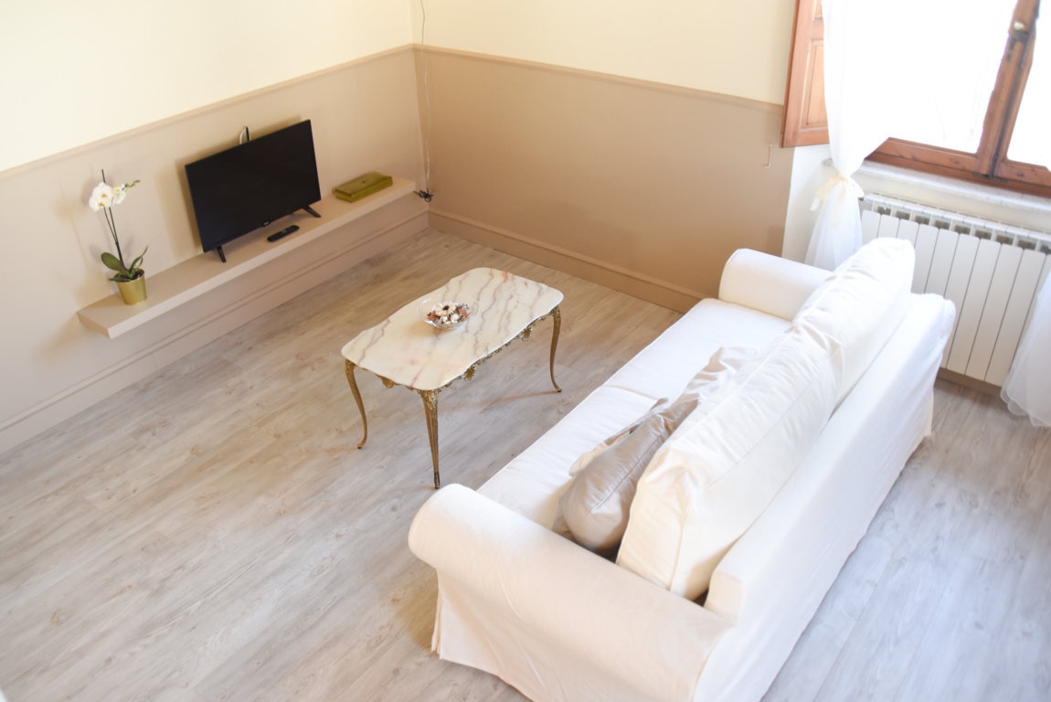 Trilocale arredato in affitto a Firenze