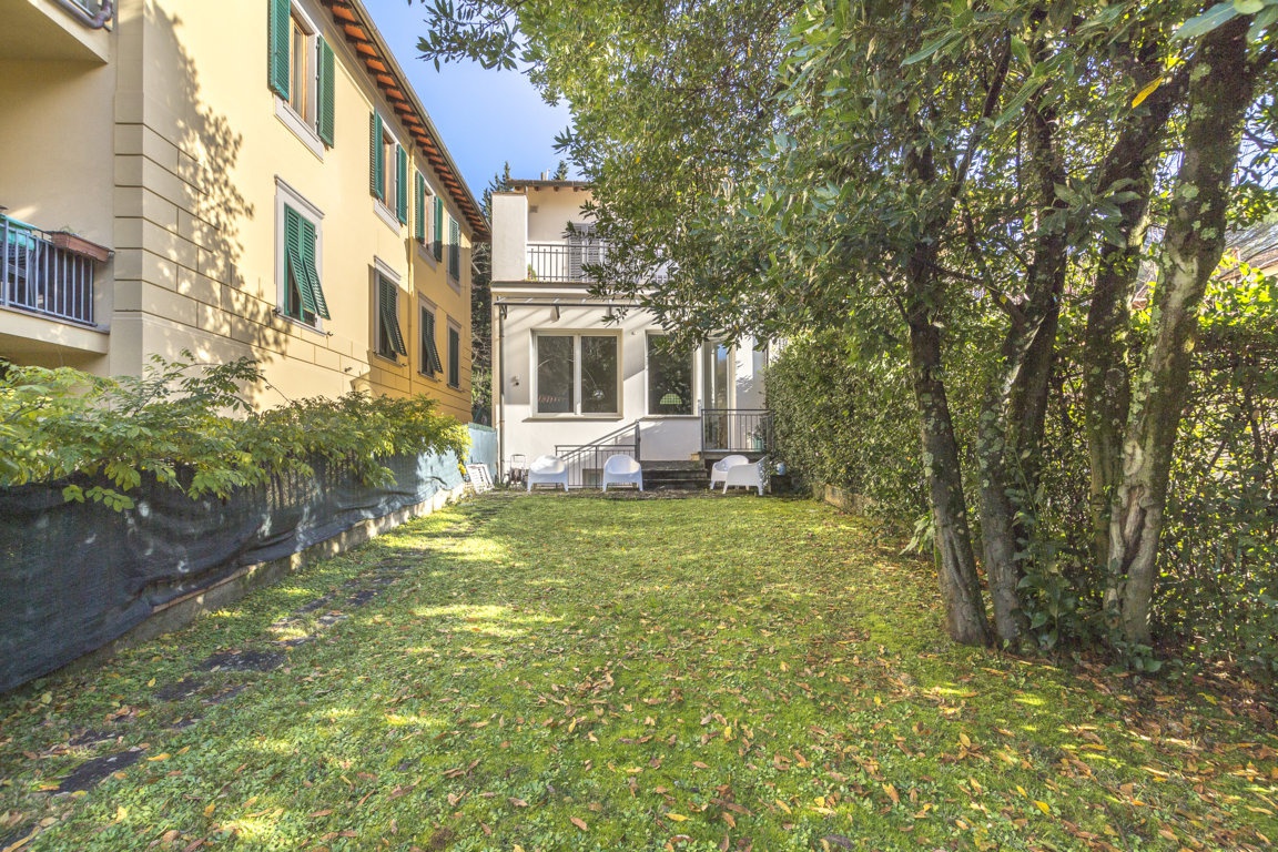 Villa con giardino a Firenze