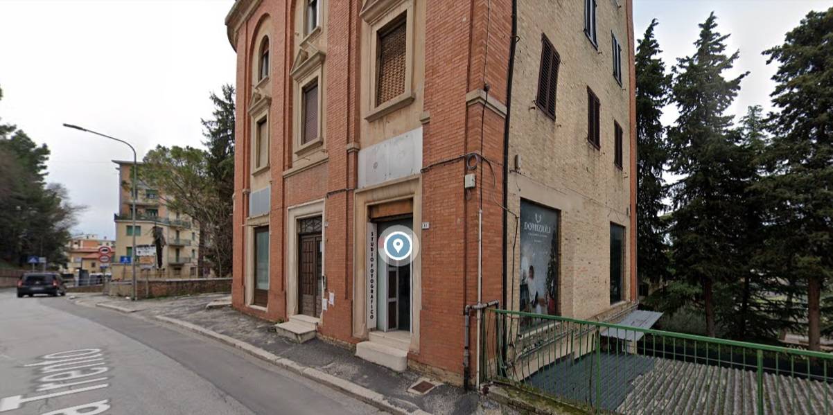 LOCALE COMMERCIALE in vendita a Macerata