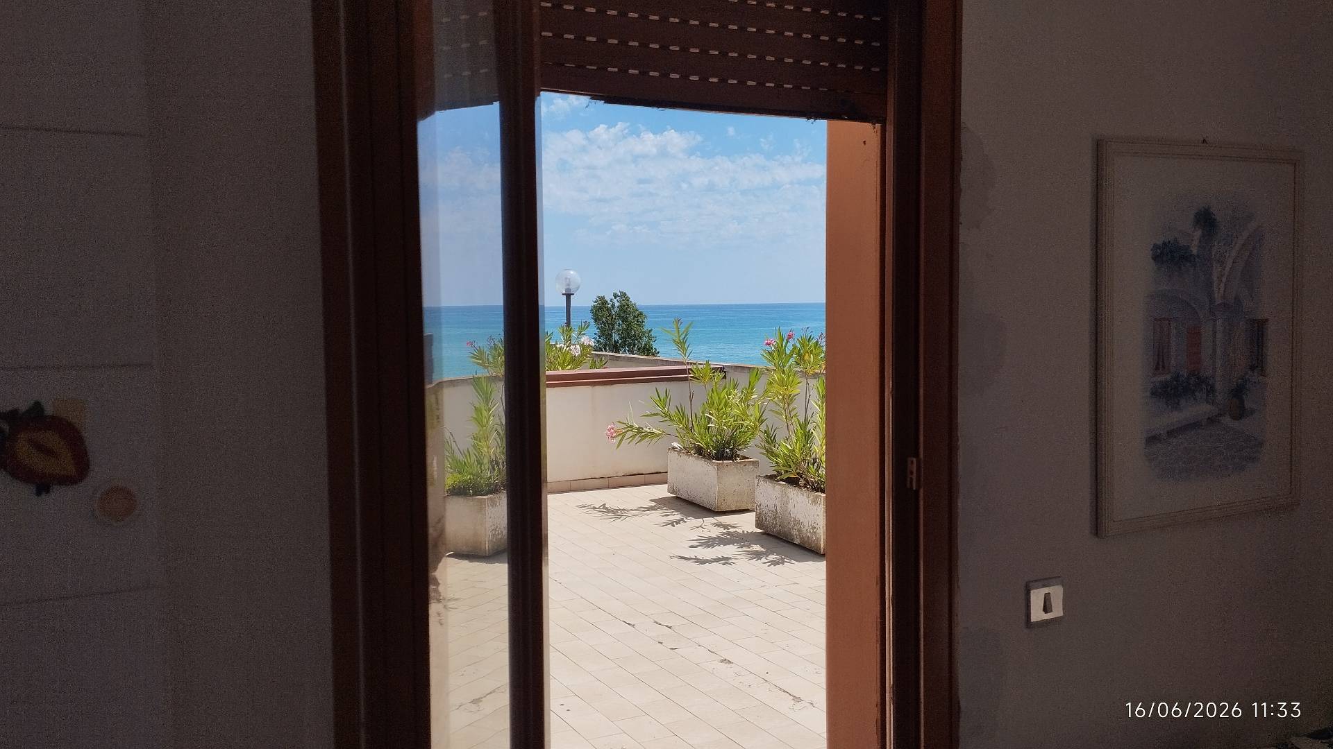 BILOCALE CON TERRAZZO FRONTE MARE in vendita a Fermo