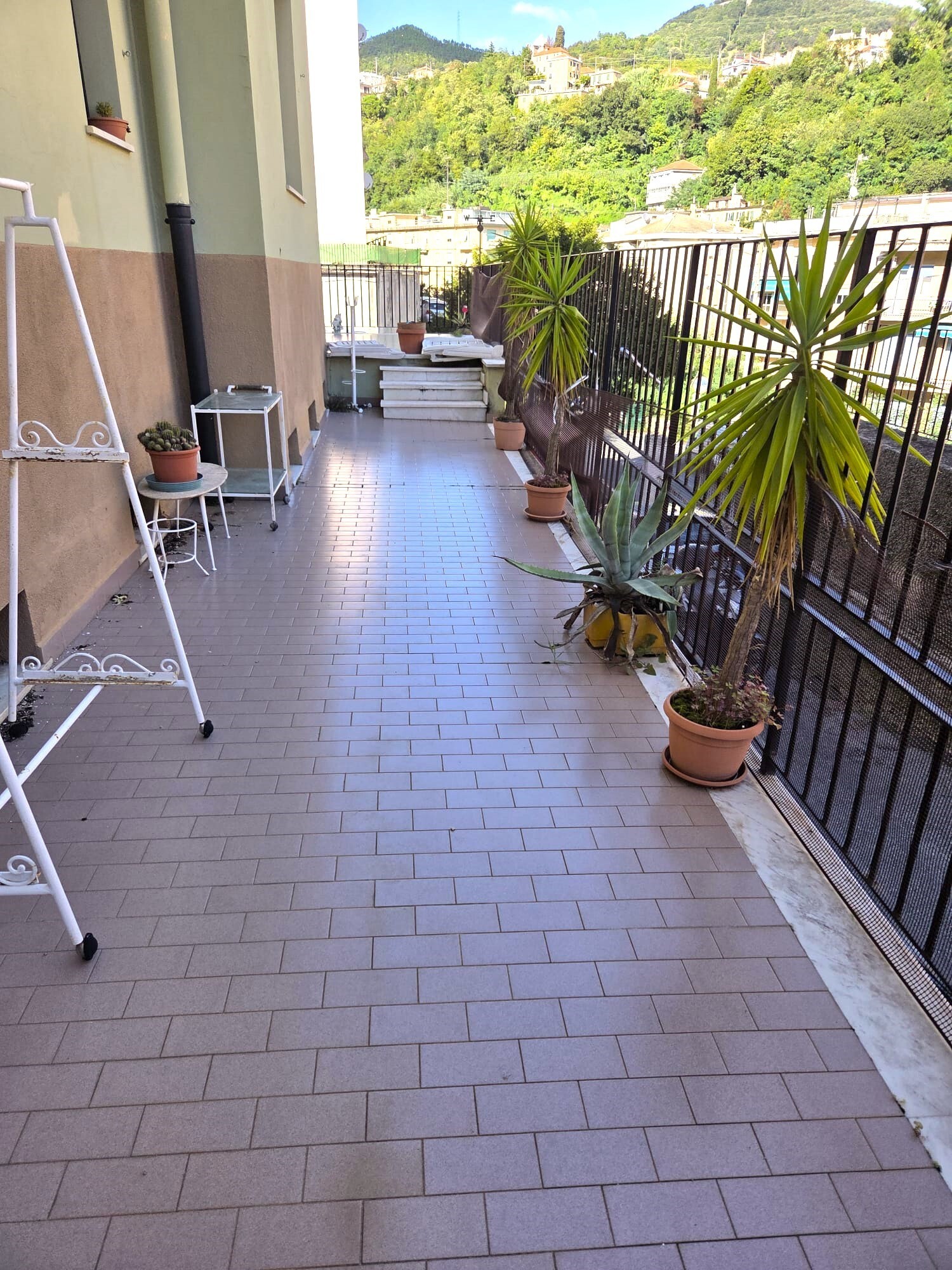 Appartamento con terrazzo in via sant'alberto, Genova