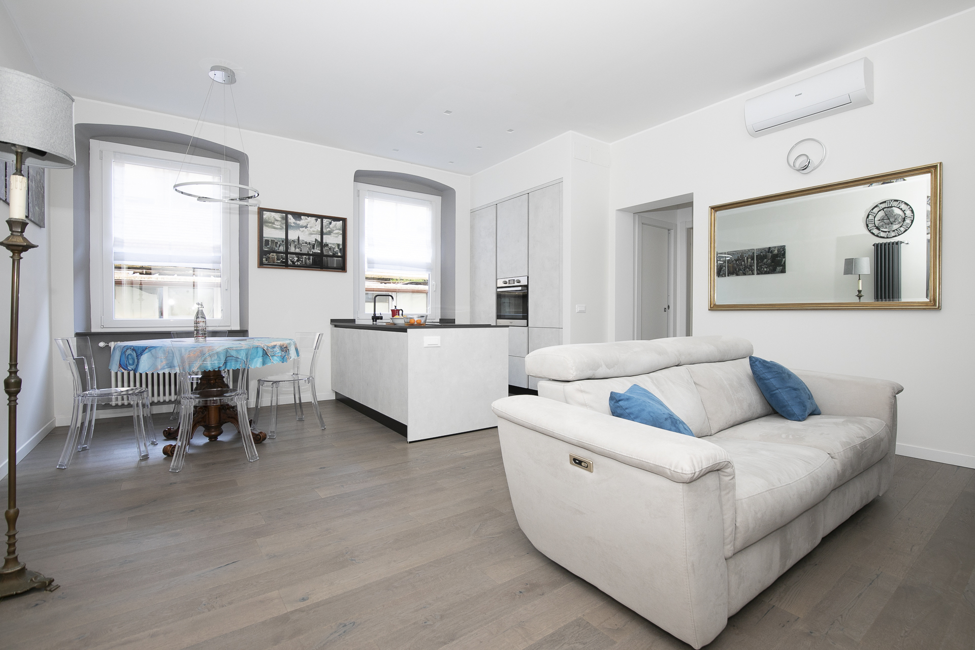 Appartamento ristrutturato in via caffa, Genova