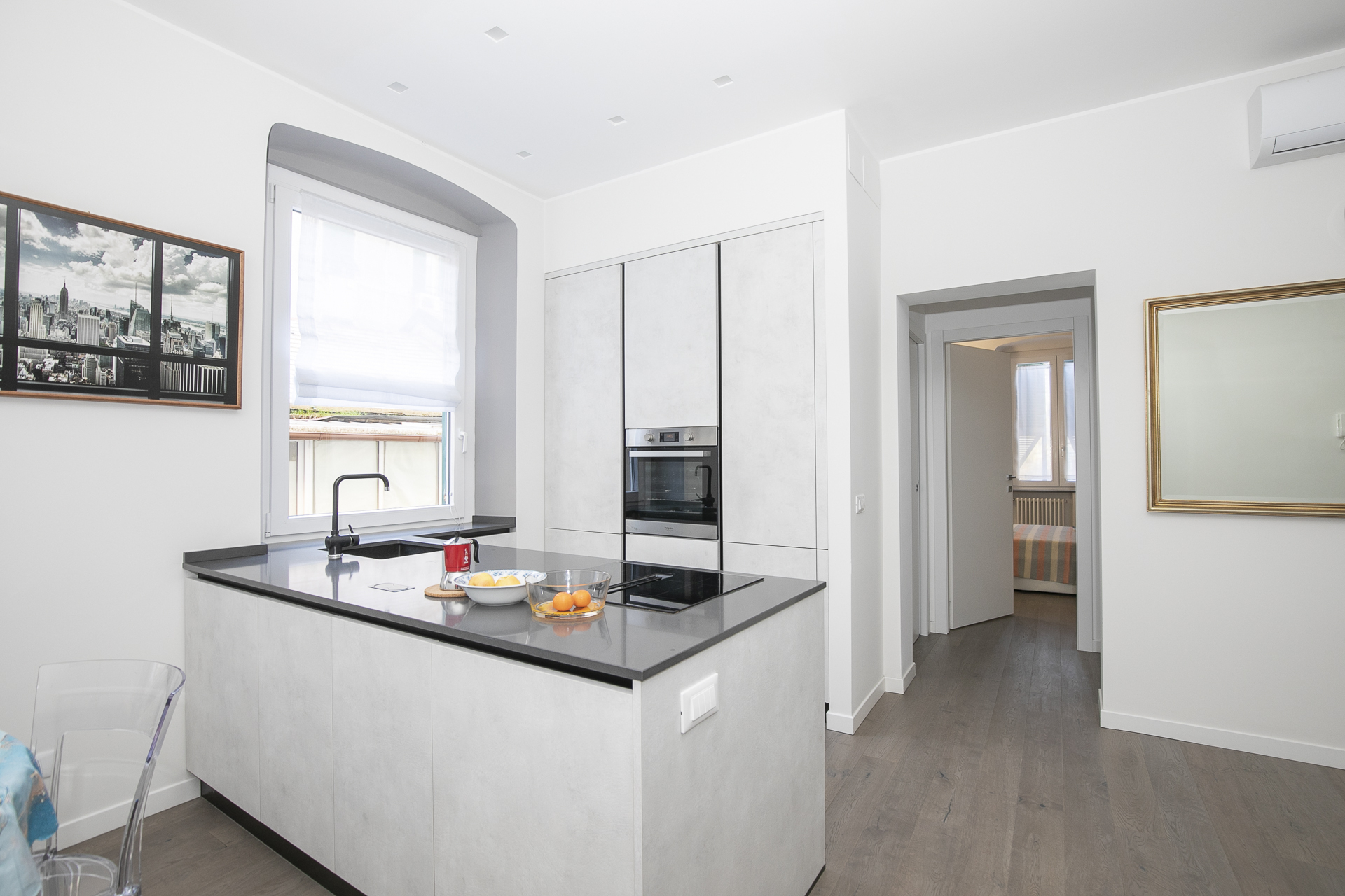 Appartamento ristrutturato in via caffa, Genova