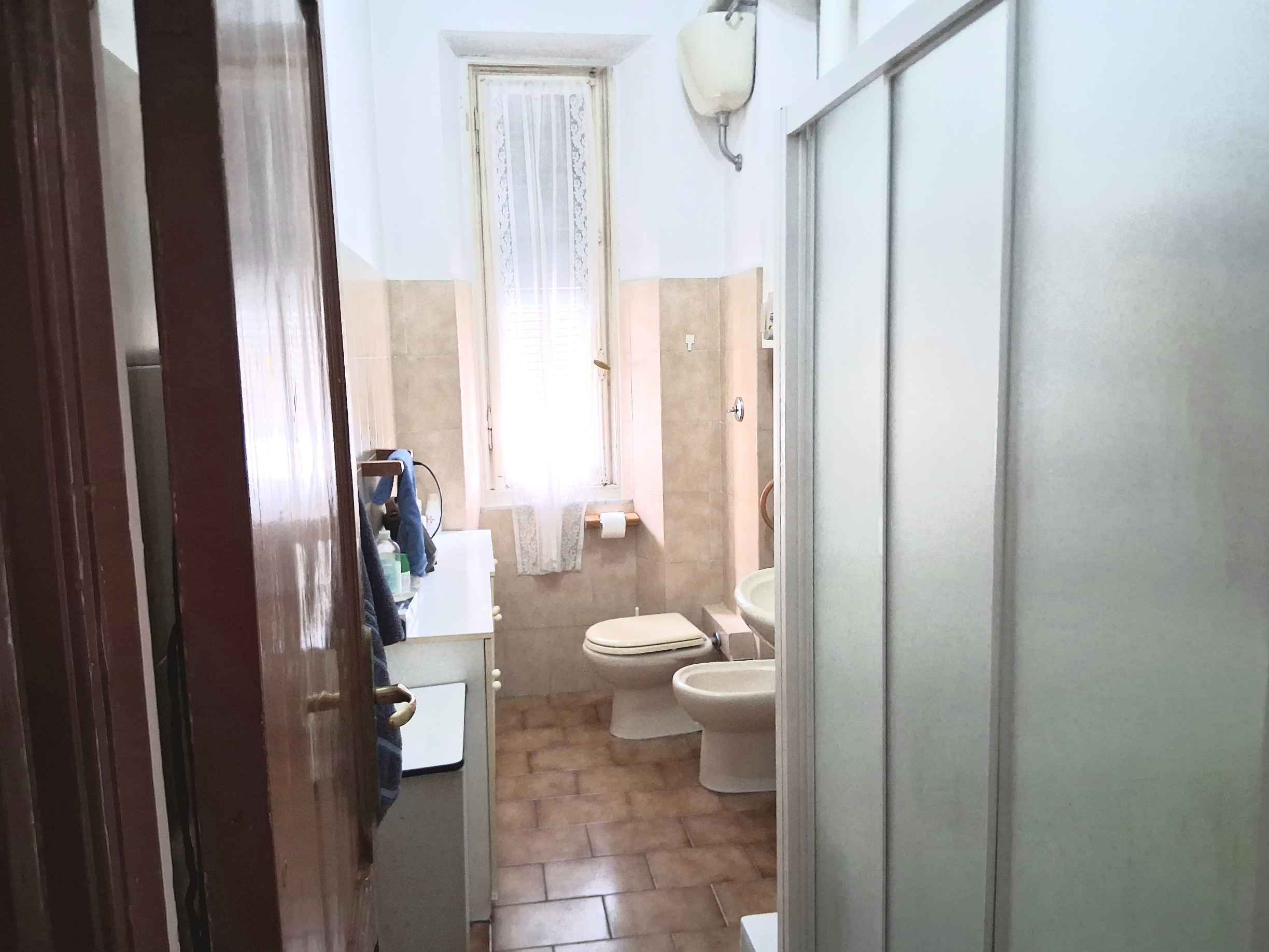 Appartamento in vendita in via bonifacio, Genova