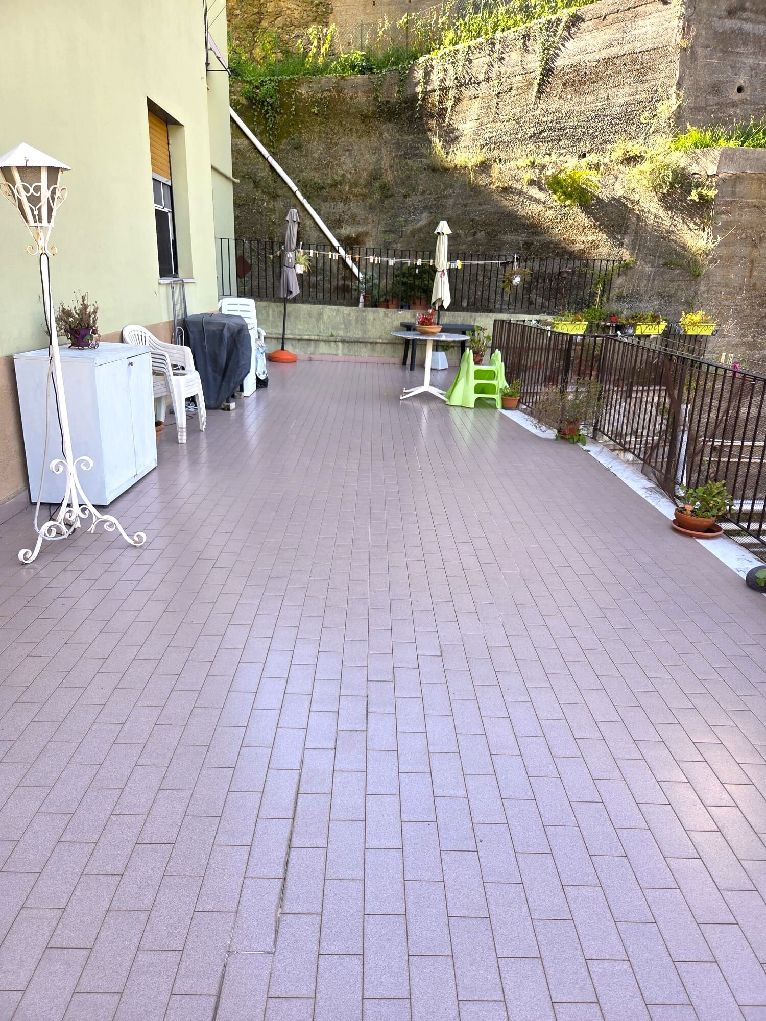 Appartamento con terrazzo in via sant'alberto, Genova