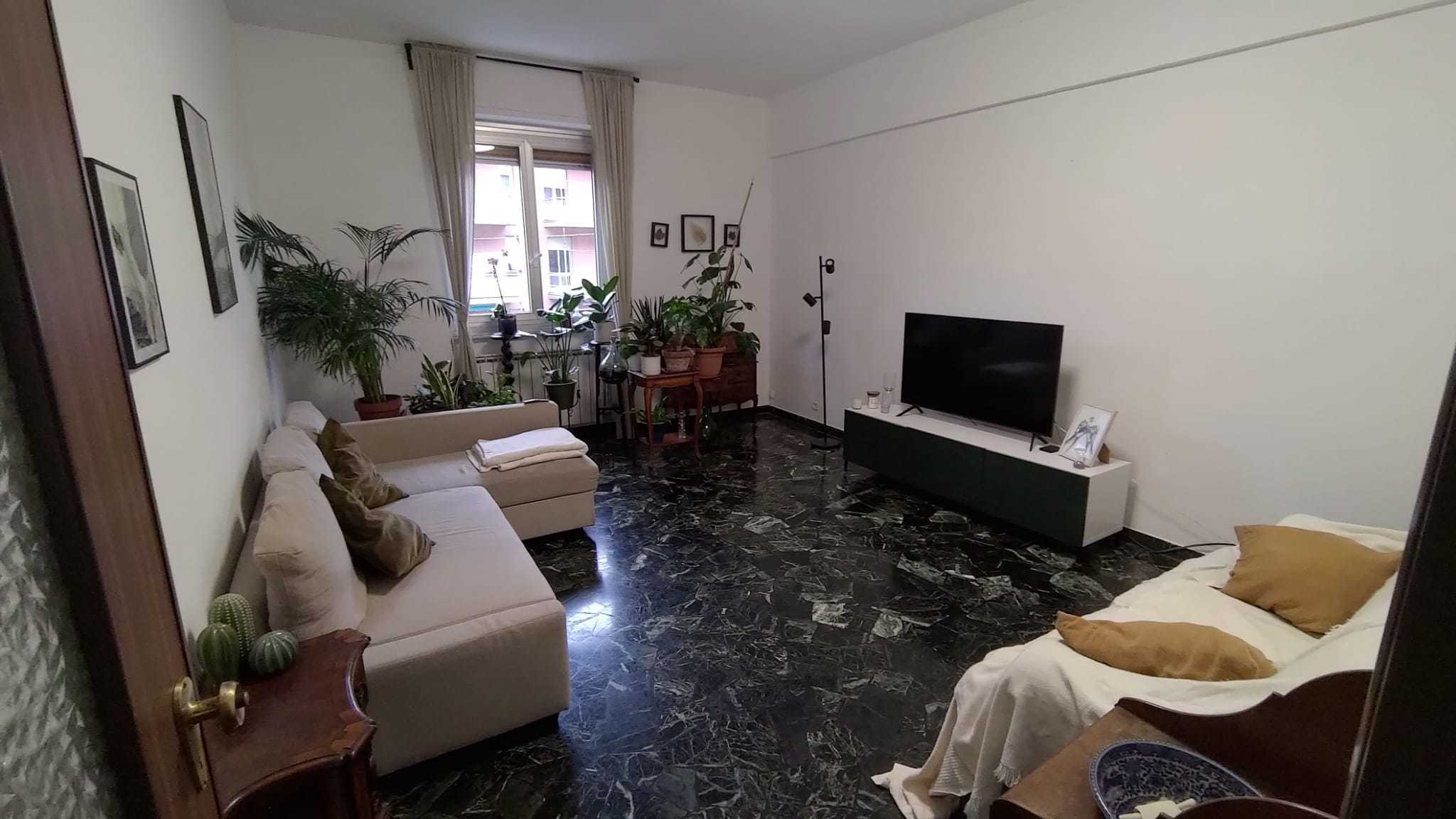 Appartamento con terrazzo in via sant'alberto, Genova